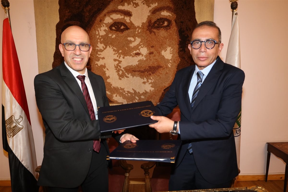 تعاون بين جامعتي مصر للعلوم والتكنولوجيا والأهلية الفرنسية