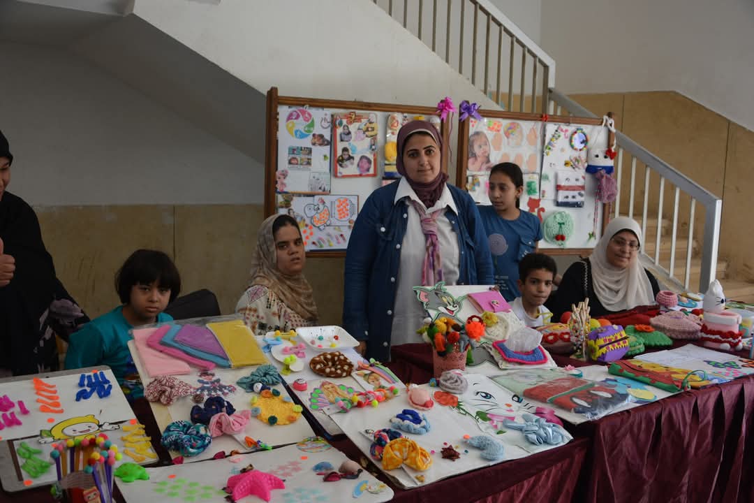 رئيس جامعة دمياط يفتتح فعاليات المعرض البيئي