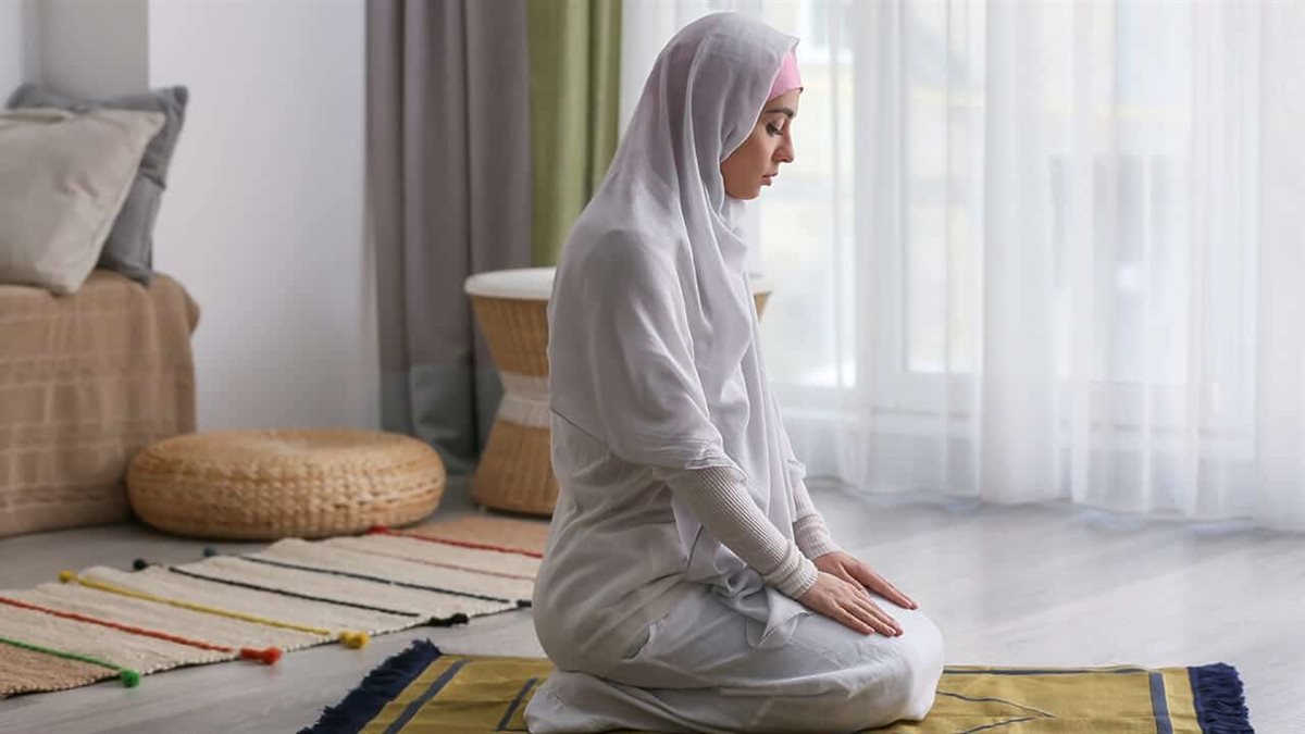 موعد أذان الظهر