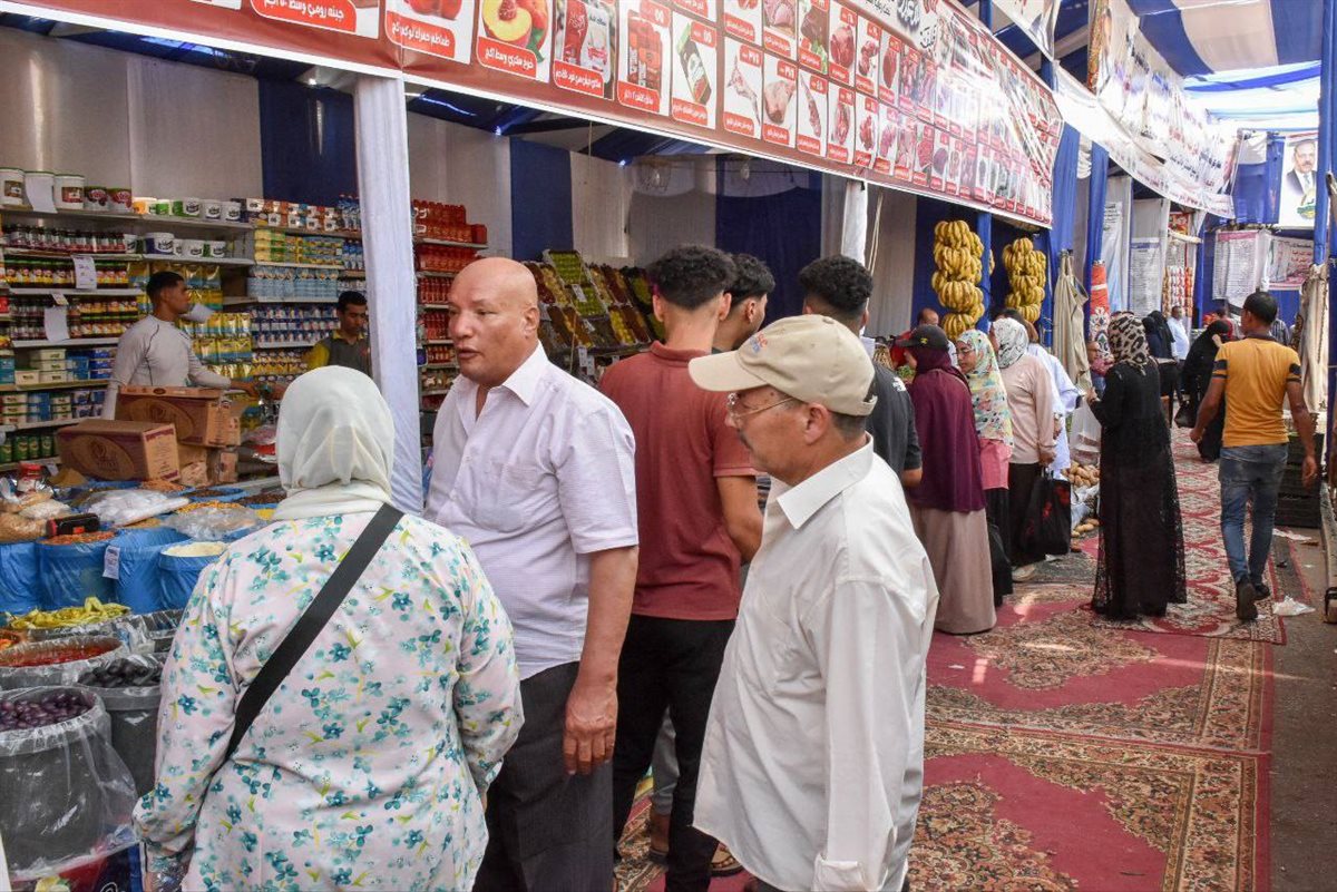 محافظ الشرقية يفتح معرضا للسلع بمناسبة عيد الاضحى المبارك&nbsp;