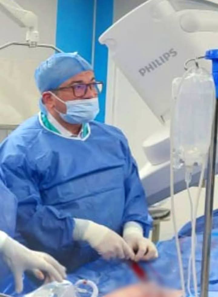خلال الجراحة، فيتو