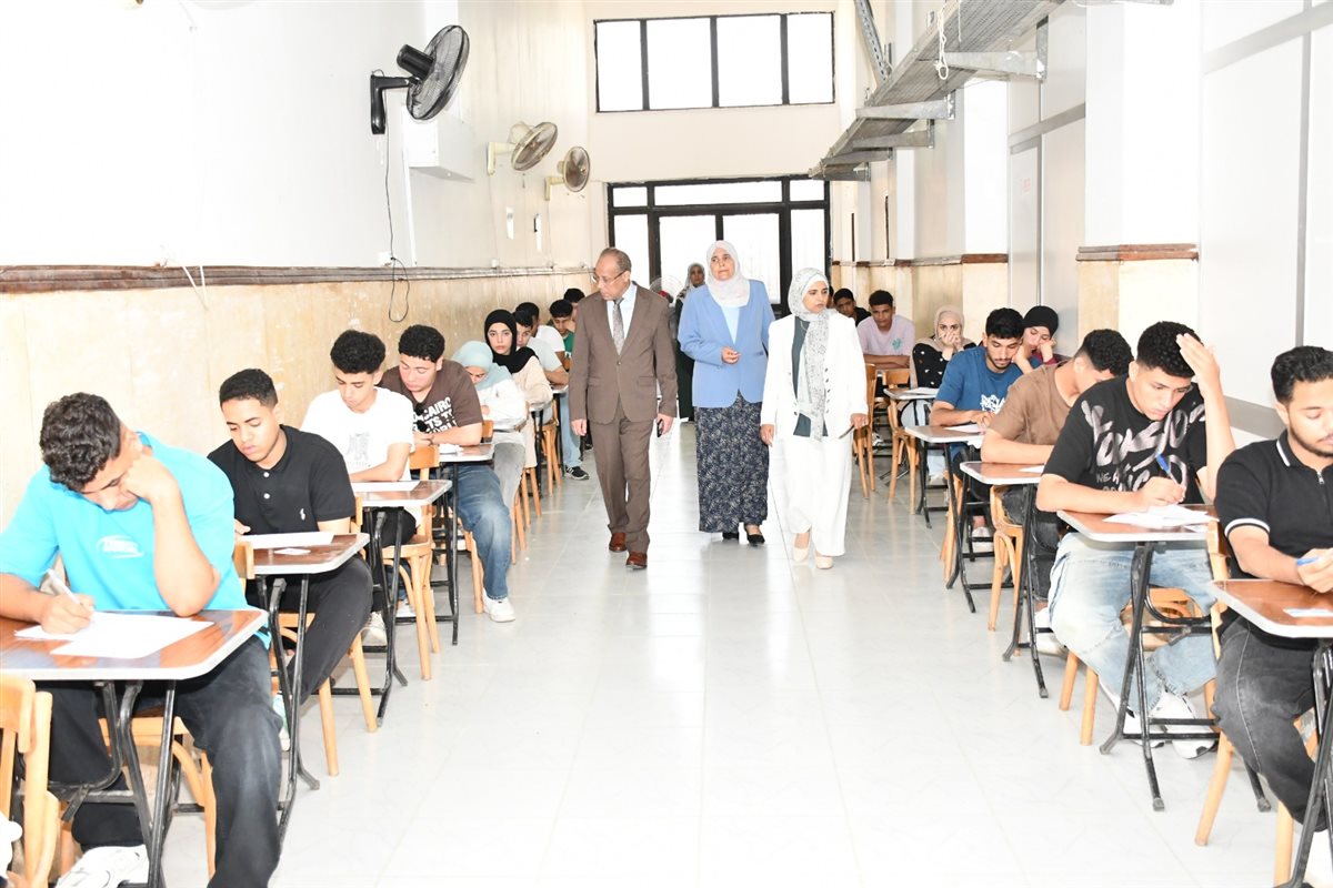 جانب من الامتحانات، فيتو