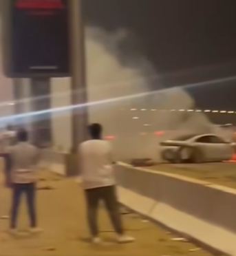 <strong>حادث تصادم مروع واشتعال النيران بسيارة بطريق السويس إتجاه مدينتي</strong>