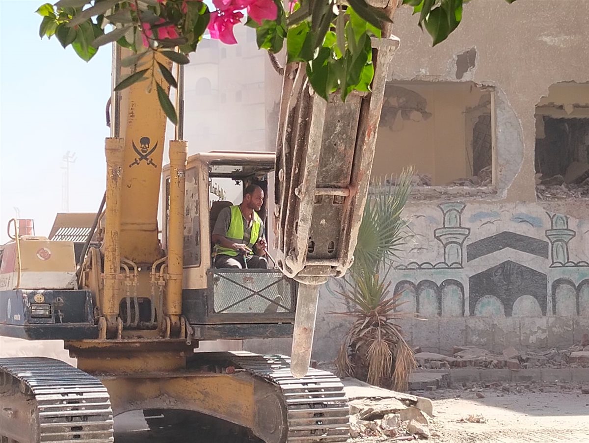 جانب من أعمال الإزالة، فيتو
