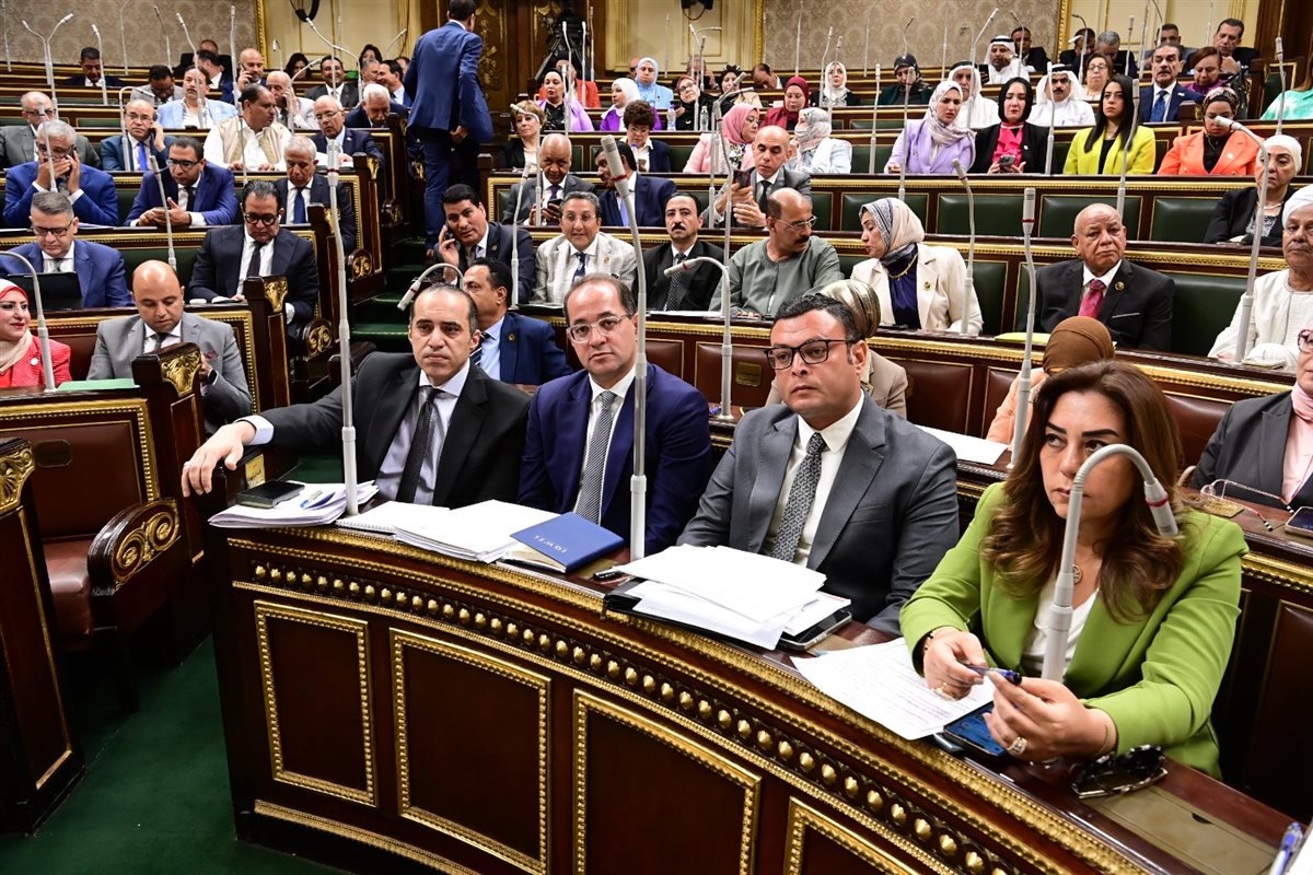 الحكومة أمام جلسة البرلمان