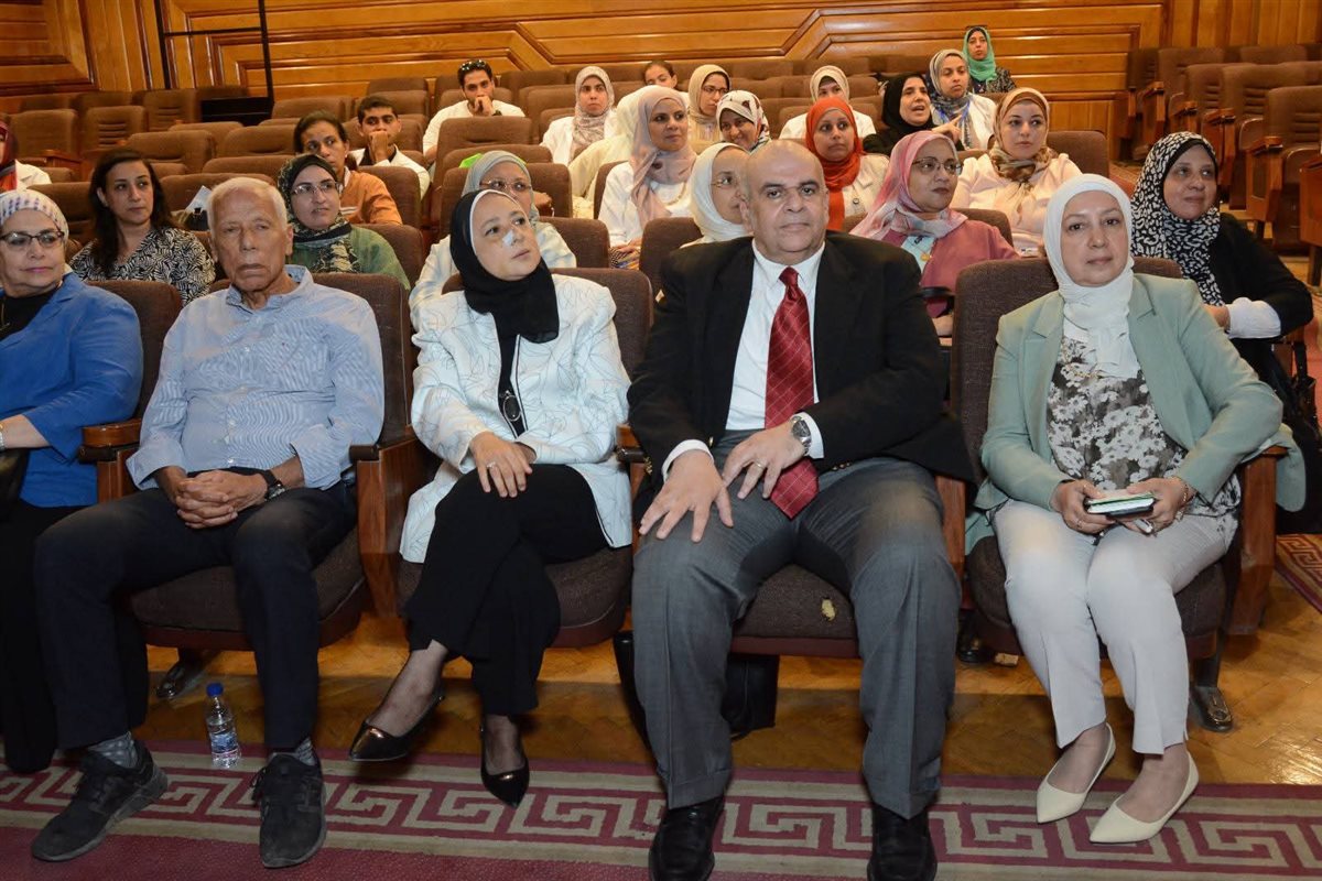 فعاليات اليوم العلمي بكلية طب قصر العيني&nbsp;