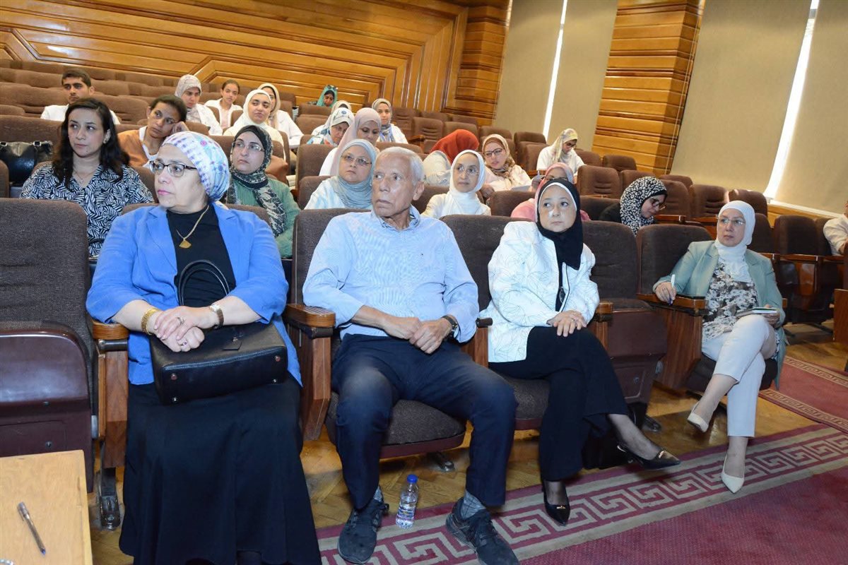 فعاليات اليوم العلمي بكلية طب قصر العيني&nbsp;