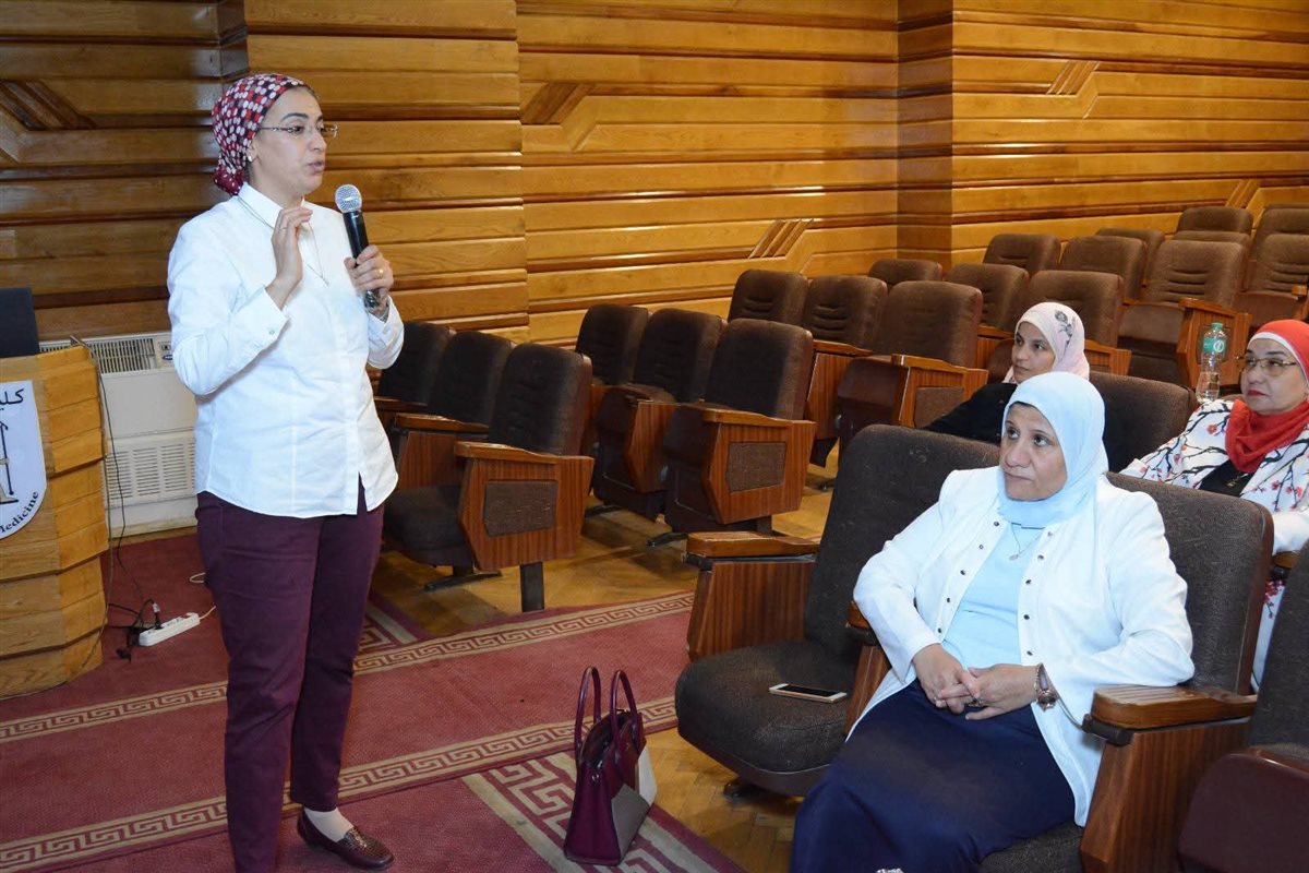 فعاليات اليوم العلمي بكلية طب قصر العيني&nbsp;