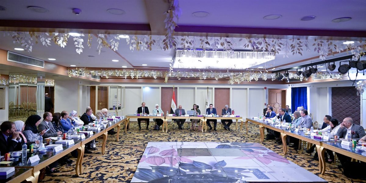 اجتماع مجلس شئون البيئة بجامعة القاهرة&nbsp;