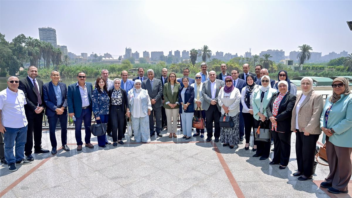 اجتماع مجلس شئون البيئة بجامعة القاهرة&nbsp;