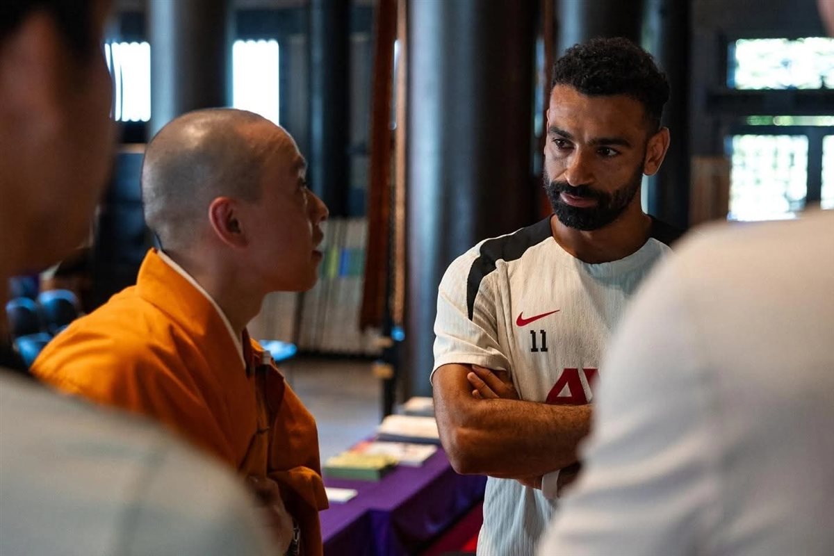 تواجد محمد صلاح في معبد بوذي باليابان