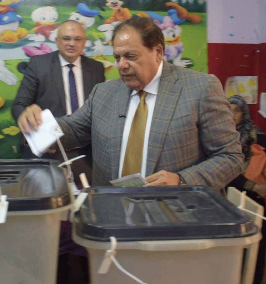 وكيل النواب يدلي بصوته في انتخابات مجلس الشيوخ