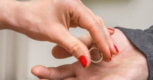 نظرة المجتمع للمطلقة، فيتو