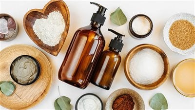 العناية بالشعر&nbsp;