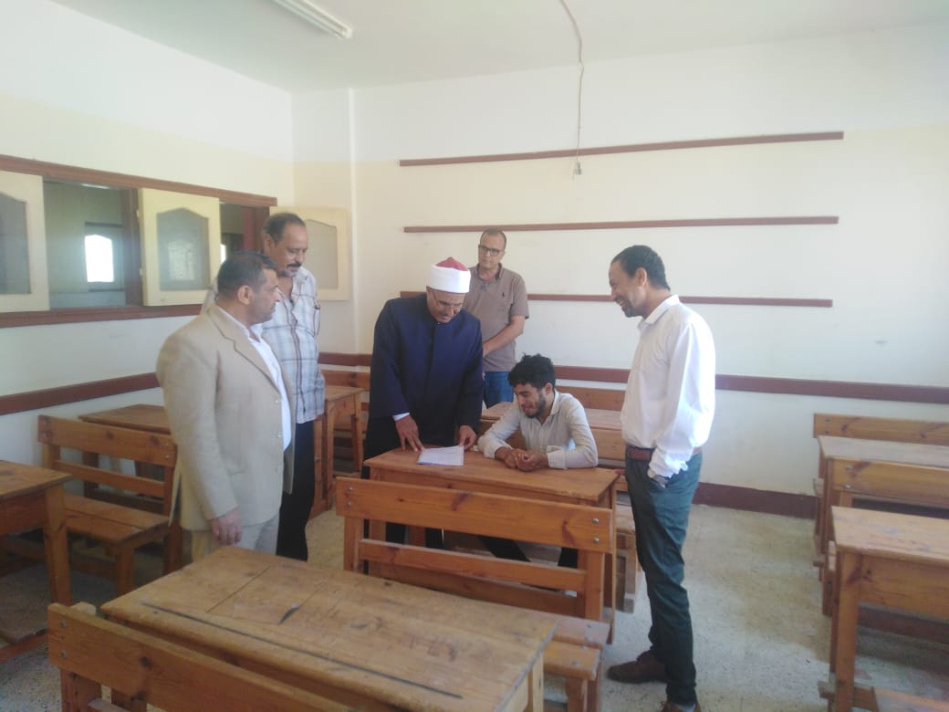 جانب من جولة رئيس الإدارة المركزية لمنطقة الإسماعيلية الأزهرية بالقنطرة شرق، فيتو
