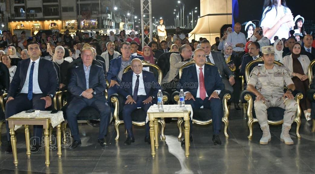 محافظ بورسعيد يكرم الطلاب الاوائل، فيتو