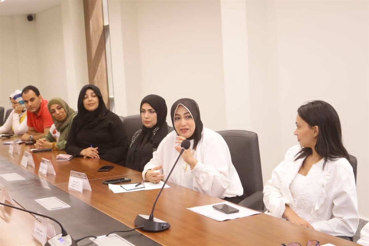 المهندسة شيماء الصديق نائب المحافظ تعقد اجتماعا بخصوص جولات