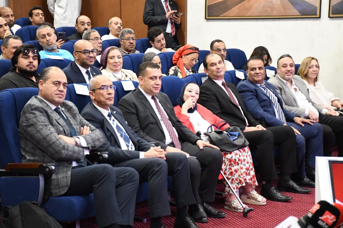 أشرف صبحي يشهد مؤتمر بطولة &nbsp;العالم لرفع الأثقال البارالمبية