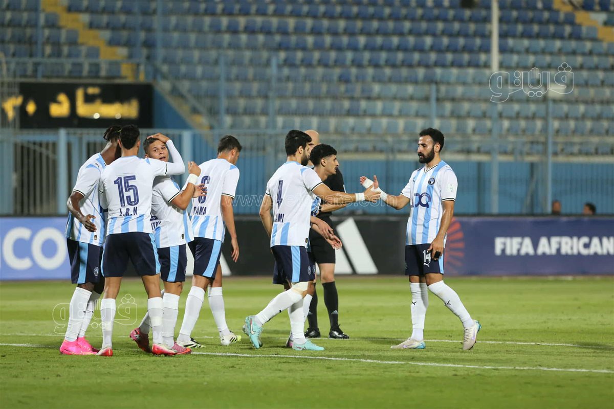 فريق بيراميدز، فيتو