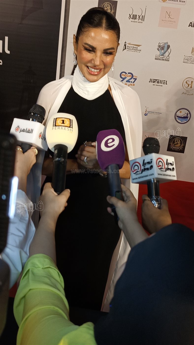 درة تخطف الانظار بمهرجان بورسعيد السينمائي الدولي، فيتو