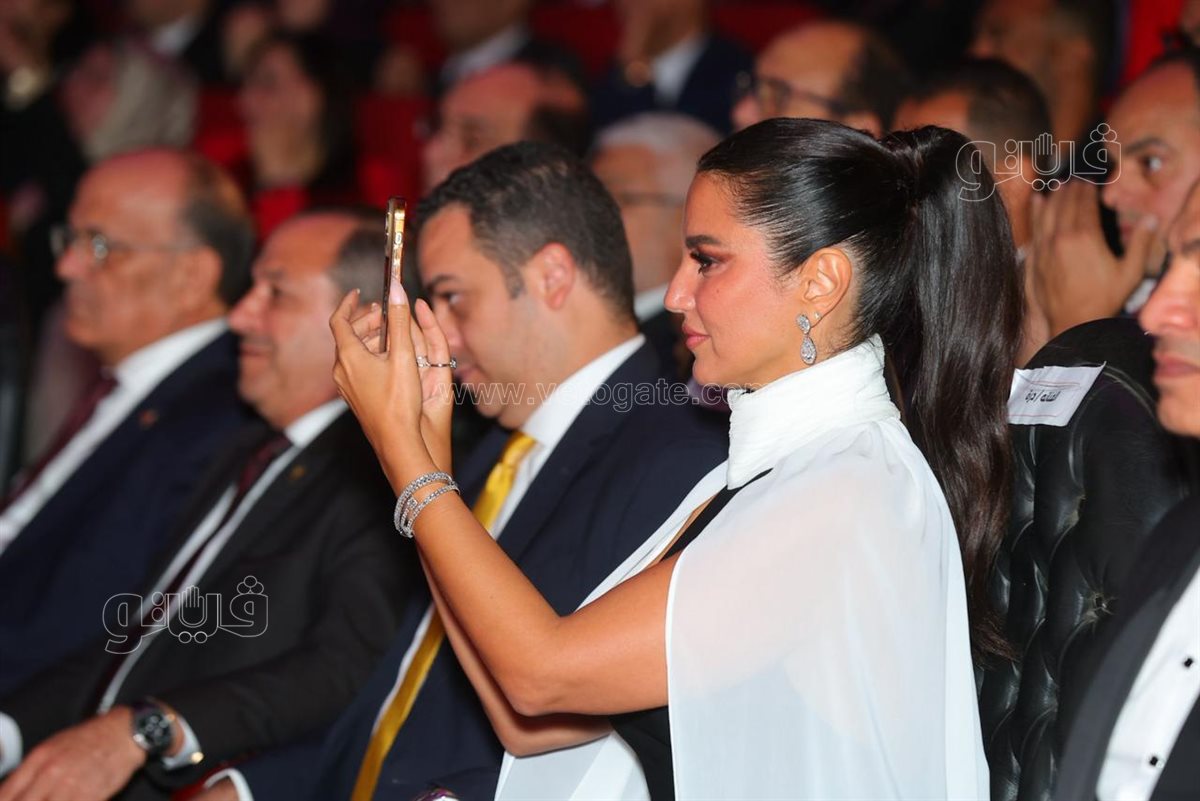 النجمة درة خلال تكريمها بمهرجان بورسعيد السينمائي الدولي، فيتو