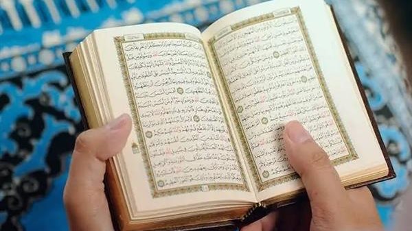 هل قراءة القرآن في الفجر تكون قبل الصلاة أم بعدها