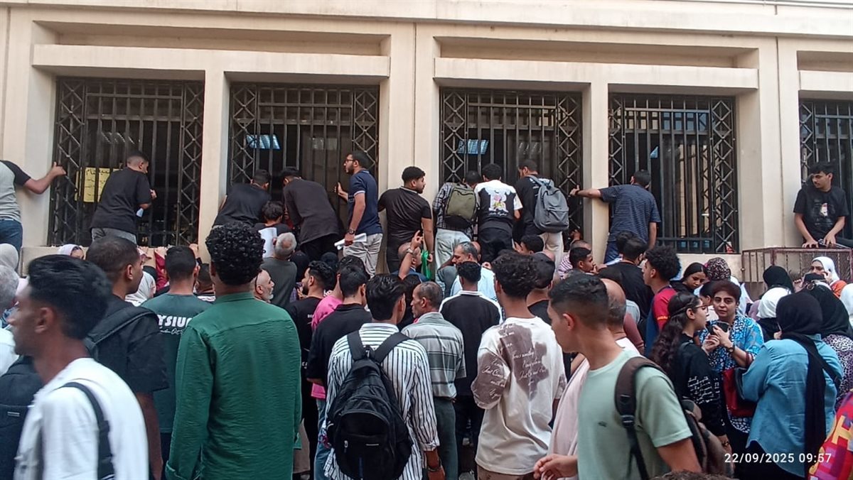 زحام شديد أمام مكتب التنسيق&nbsp;