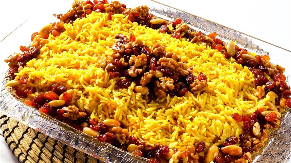 أرز بسمتي بالمكسرات والزبيب