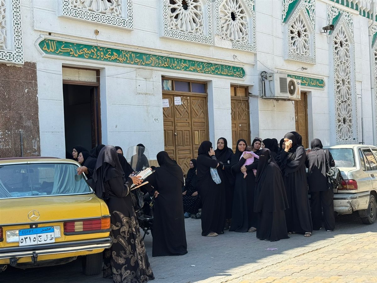 جانب من تشيع الجثمان، فيتو