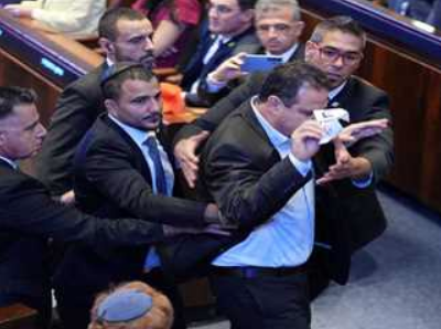عوفير كاسيف وأيمن عودة يقاطعا ترامب، فيتو