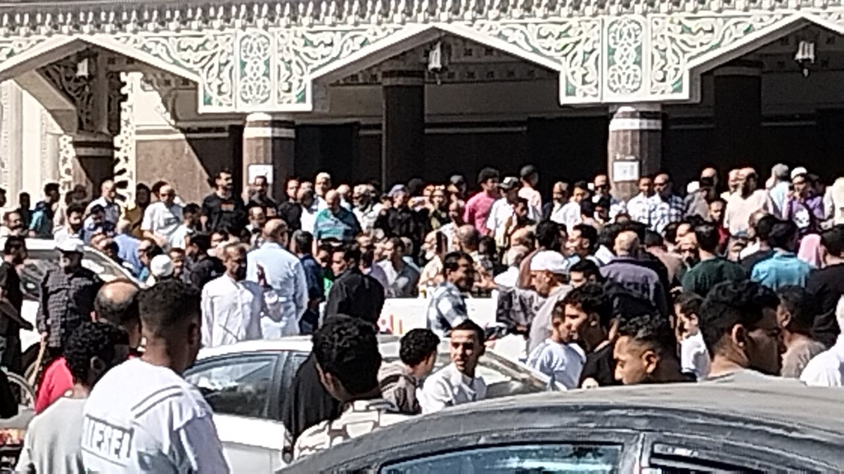 جانب من تشيع الجثمان، فيتو