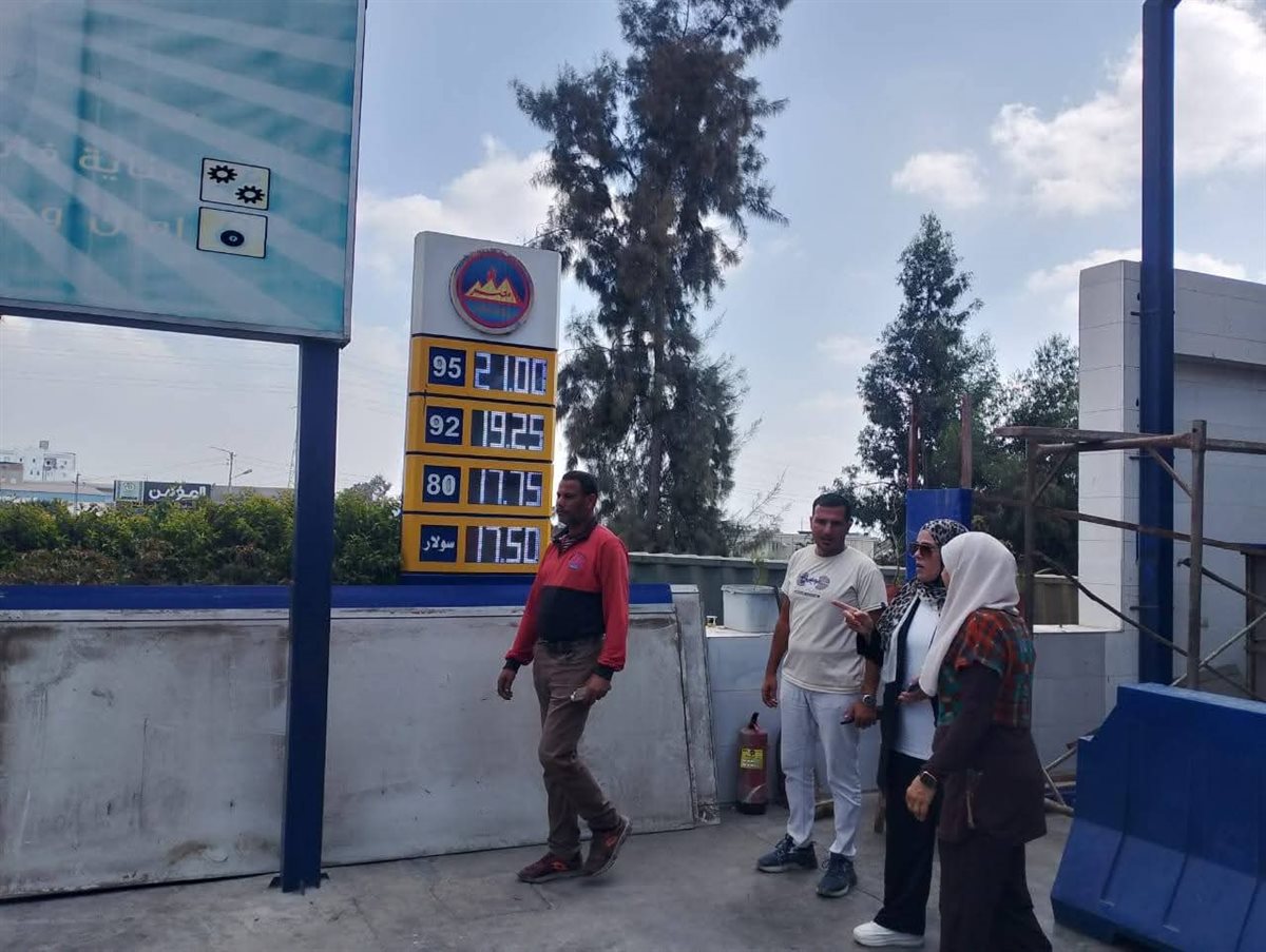 متابعة الالتزام بالتعريفة الجديدة ومحطات الوقود بالزرق بدمياط