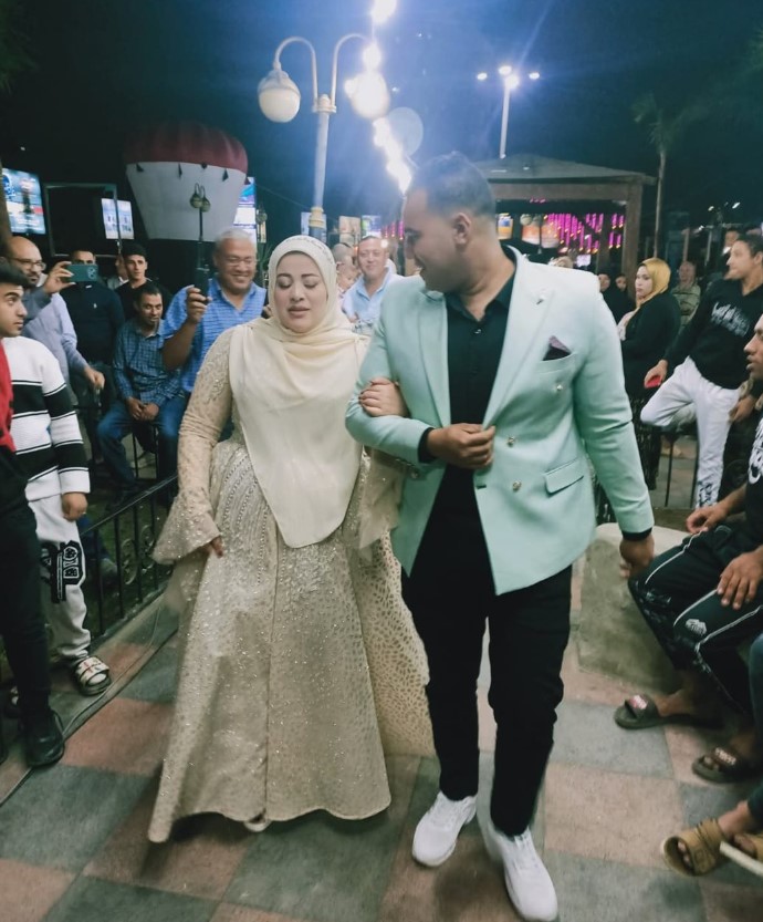 عريس وعروسه في افتتاح المتحف المصري بالقليوبية، فيتو
