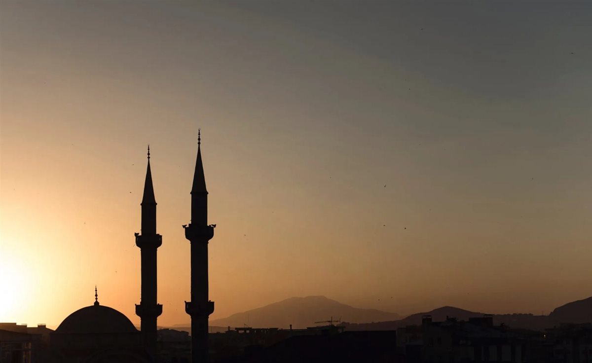 ماذا كان يقرأ الرسول قبل صلاة الفجر
