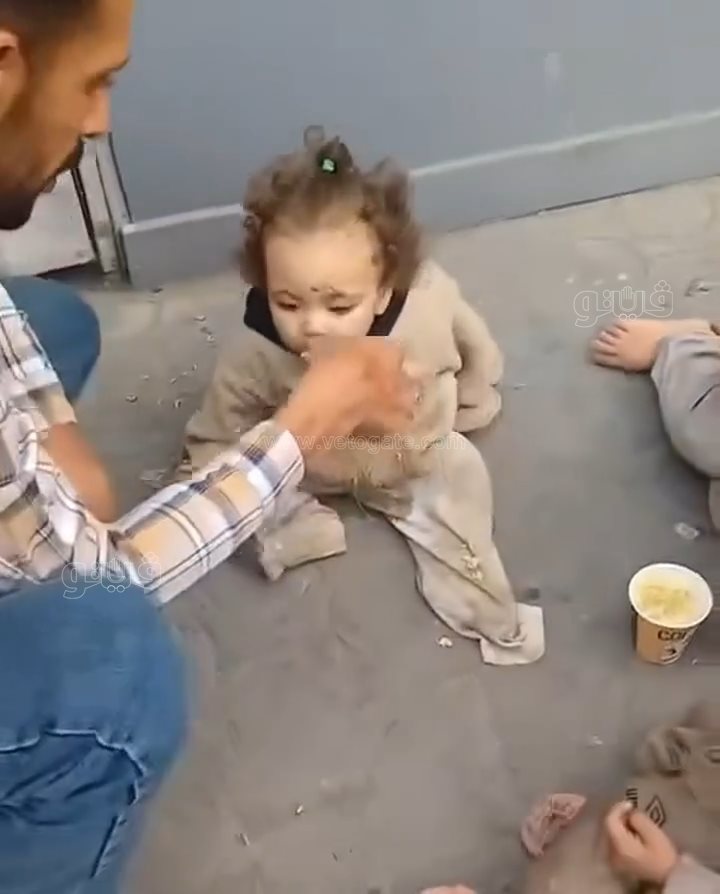 أم تترك أطفالها الثلاثة في الشارع،فيتو