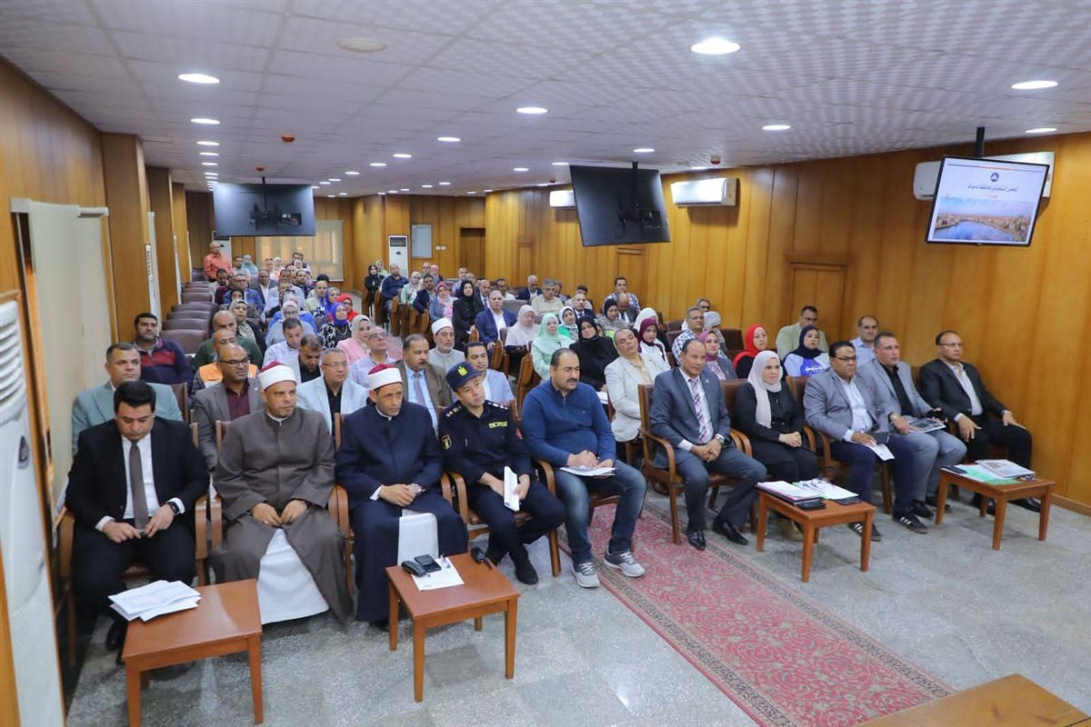 اجتماع محافظ دمياط مع المجلس التنفيذي&nbsp;