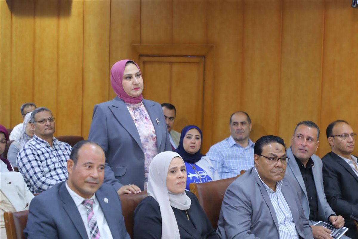 محافظ دمياط يجتمع مع المجلس التنفيذي &nbsp;