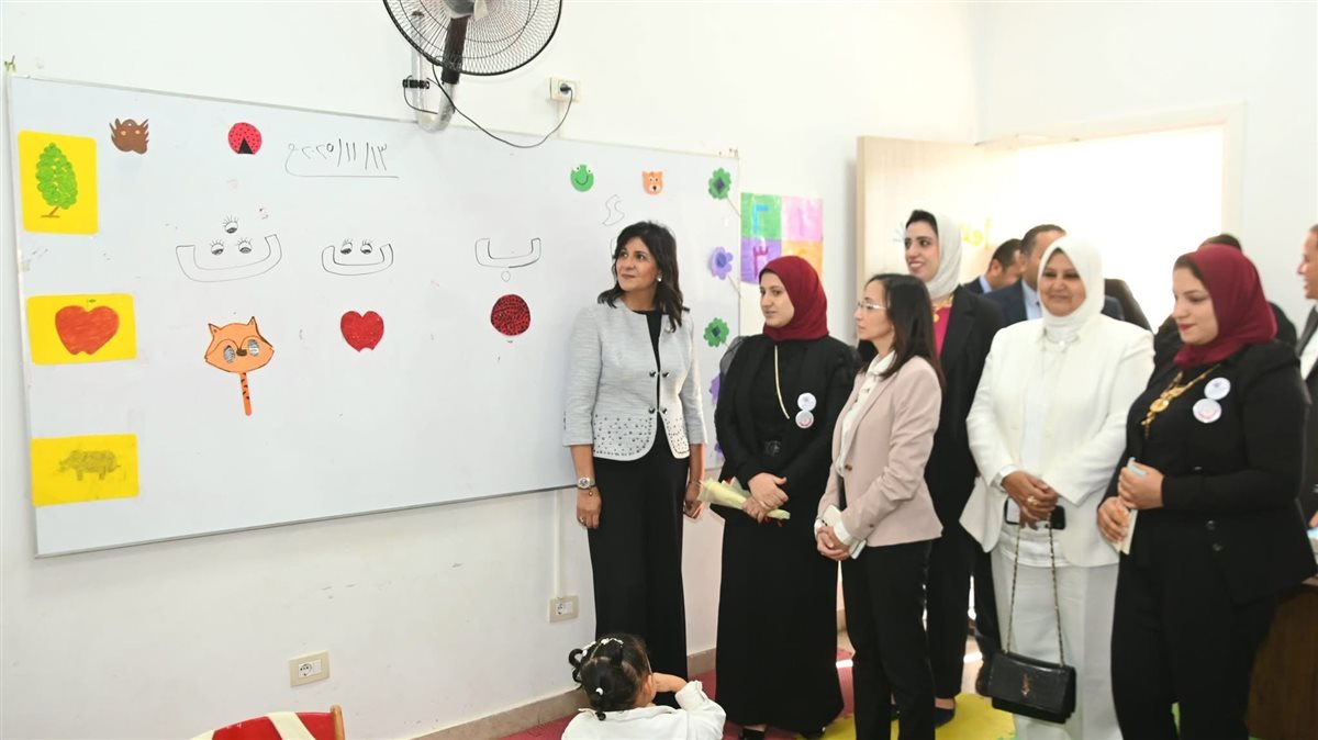 محافظ البحيرة والسفيرة نبيلة مكرم تشهدان إحتفالية