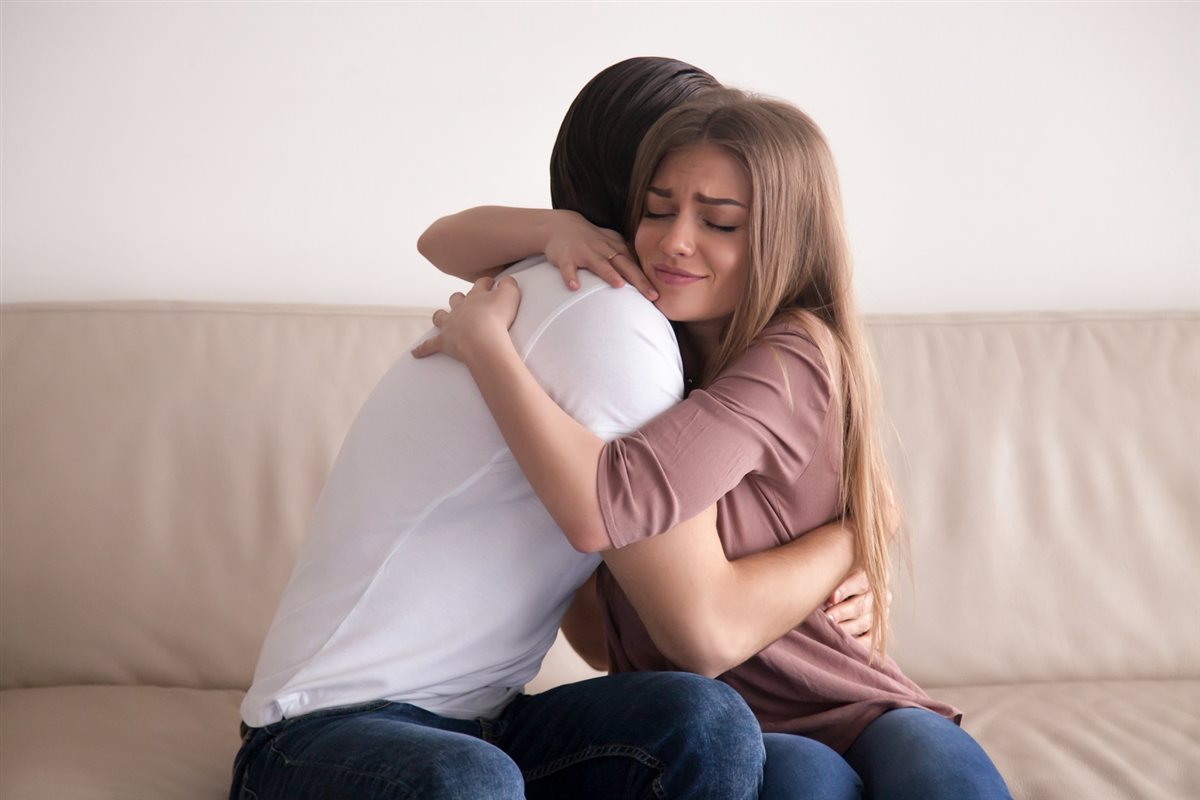 العناق وسيلة فعّالة لخفض التوتر