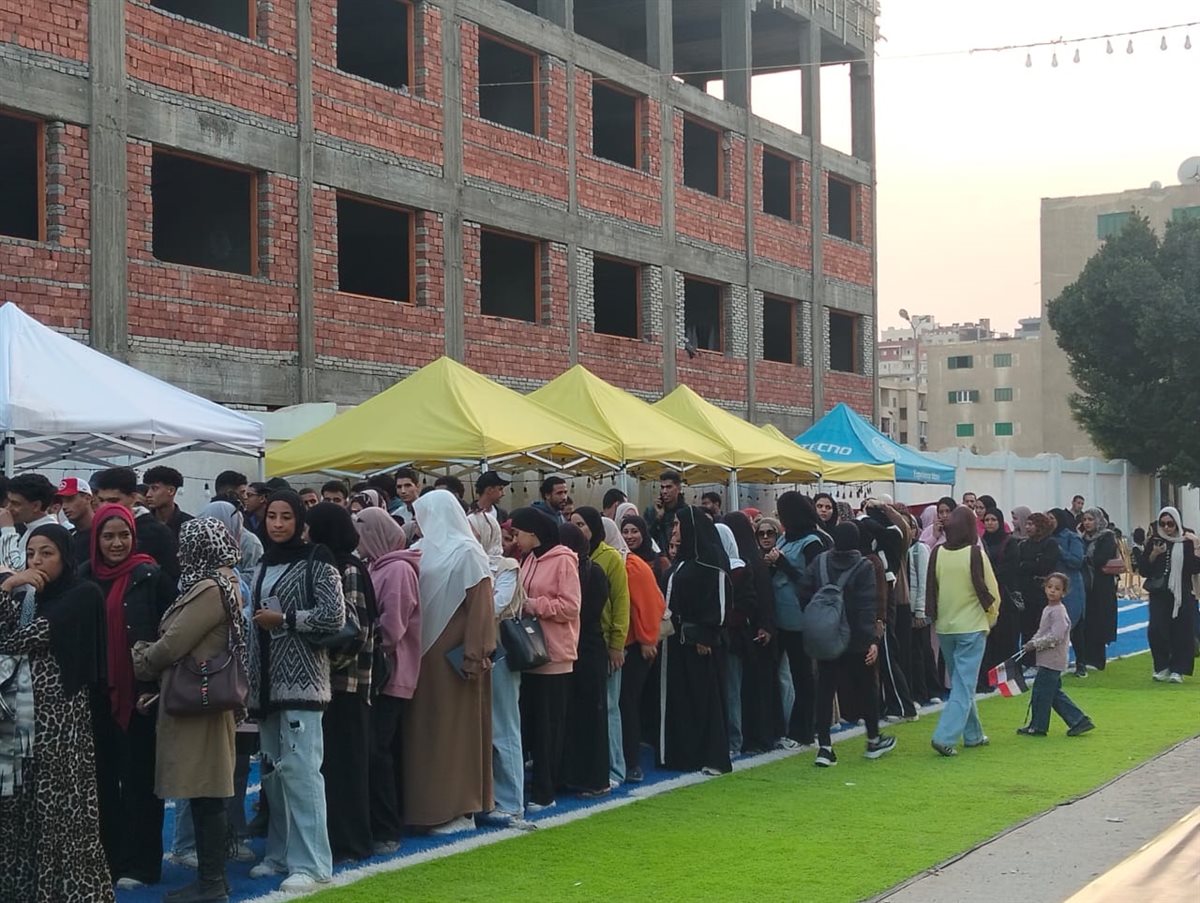 جانب من توافد الناخبين عن اللجان، فيتو