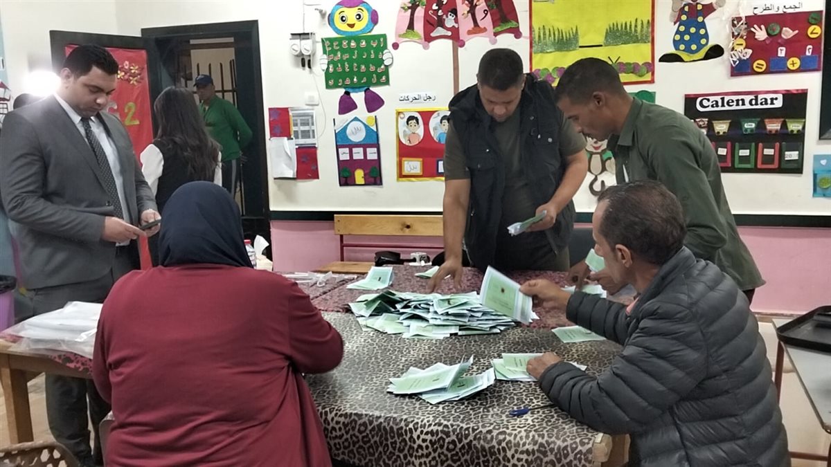 جانب من عمليات الفرز، فيتو&nbsp;