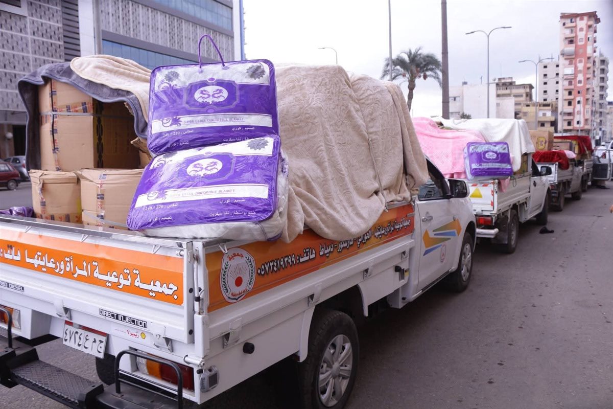 نائب محافظ دمياط تتسلم كمية 600 بطانية مقدمة من جمعية علي ومصطفى أمين (ليلة القدر)