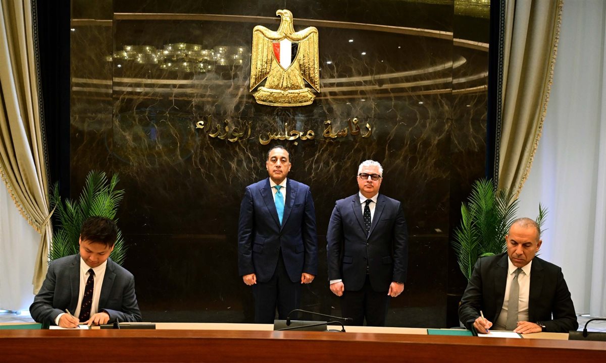توقيع عقد إنشاء واحد من أكبر مجمعات الصناعات الكيميائية الفوسفاتية، فيتو