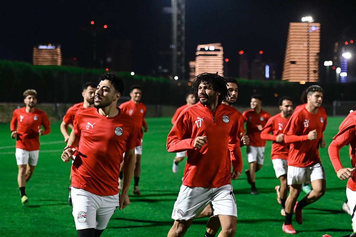 منتخب مصر يستعد لمواجهة الإمارات، فيتو