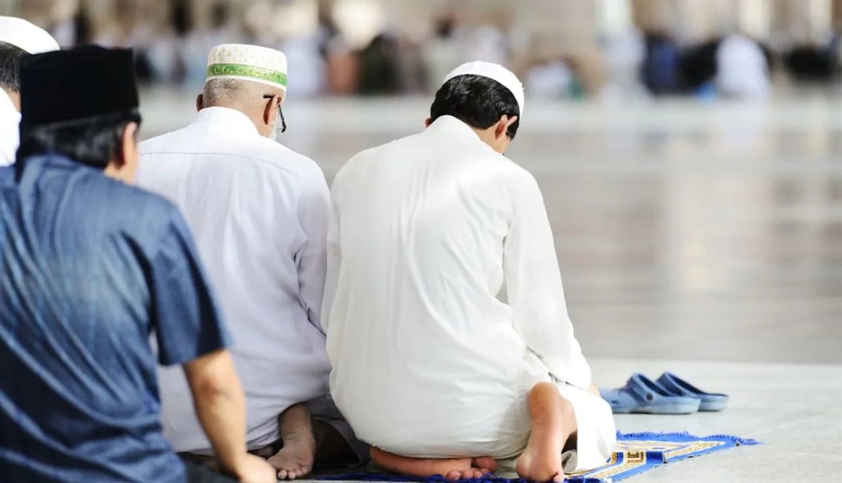 بيان فضل الإمامة في الصلاة، فيتو
