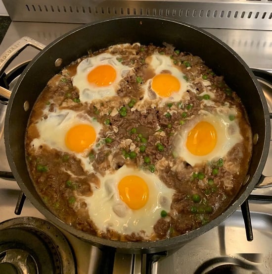 طريقة عمل البيض باللحمة المفرومة&nbsp;