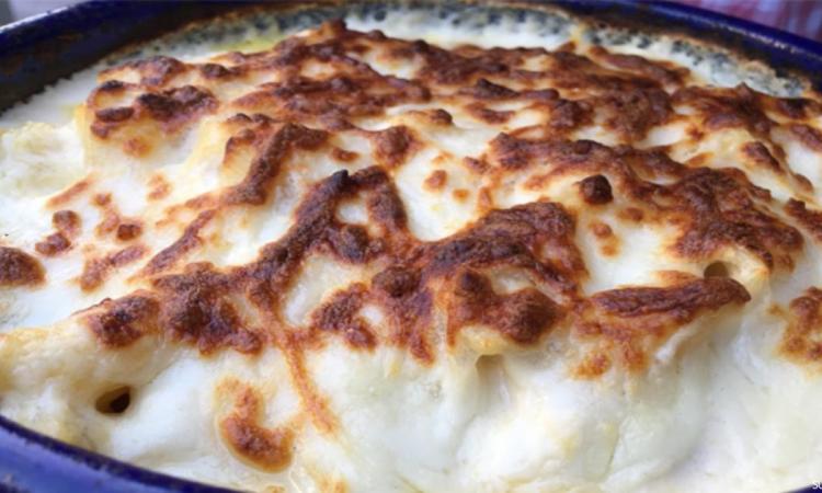 طريقة عمل المكرونة بالوايت صوص والسجق&nbsp;