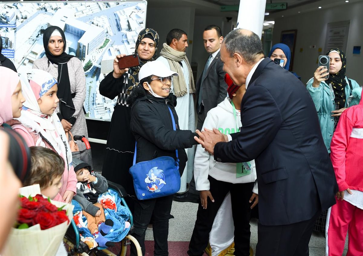 وزير الخارجية يتفد مستشفى 57357، فيتو&nbsp;