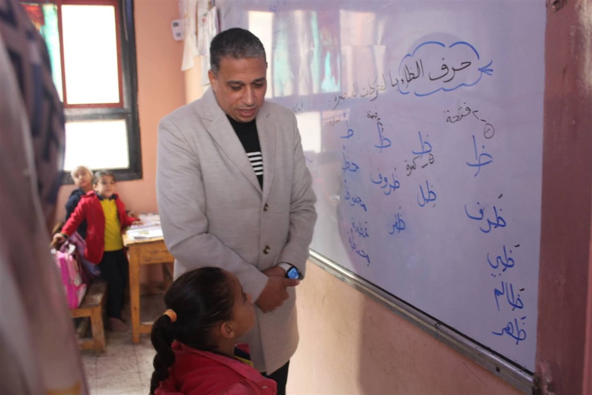 &nbsp;حصة لطلاب الصم والبكم بمدرسة منيل شيحة بأبو النمرس