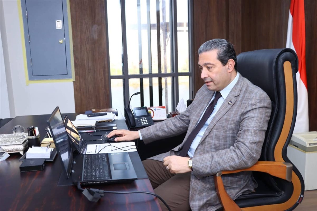 محافظ دمياط في الندوة الالكترونية التي نظمها معهد اليونسكو لمدن التعلم
